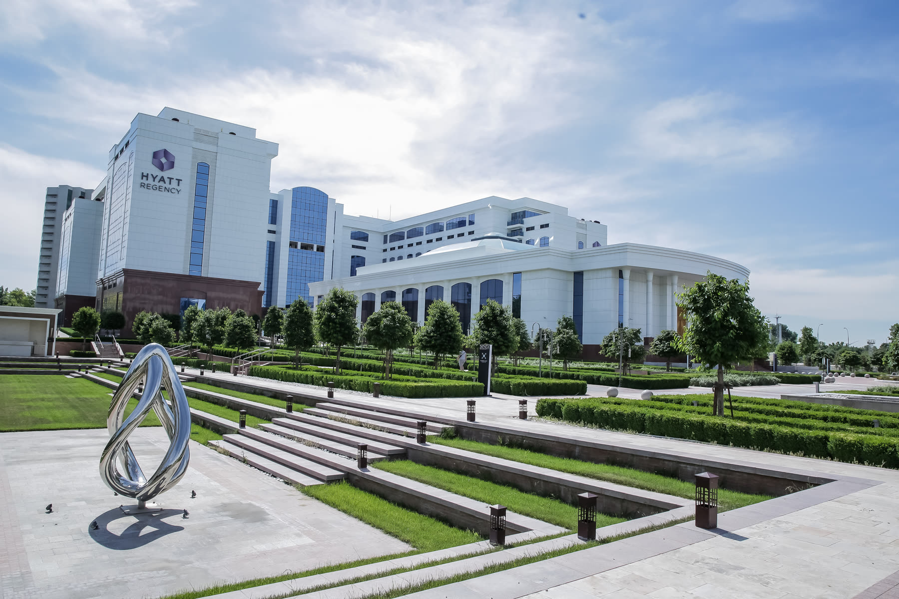 Hyatt Regency Tashkent, the facade
